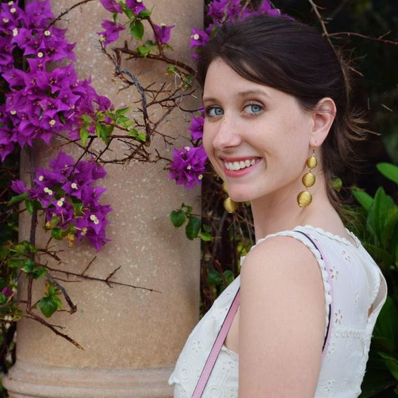 Meet your Posher, Hailey - Picture 1 of 1